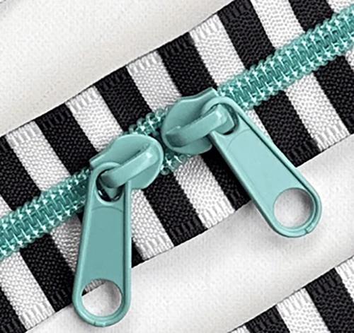 Black & White 30" Zipper Caribbean