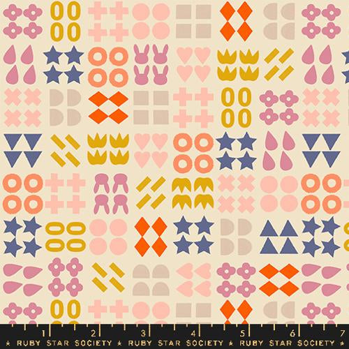Woodland Park || Shapely Parchment || Cotton Quilting Fabric