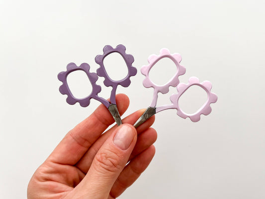 Small Flower Needlecraft Scissors: Purple