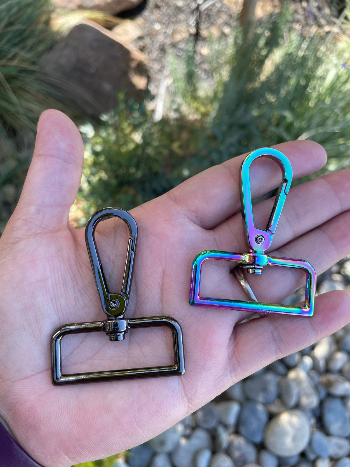 1.5” swivel clasps (2 pack): Brushed nickel