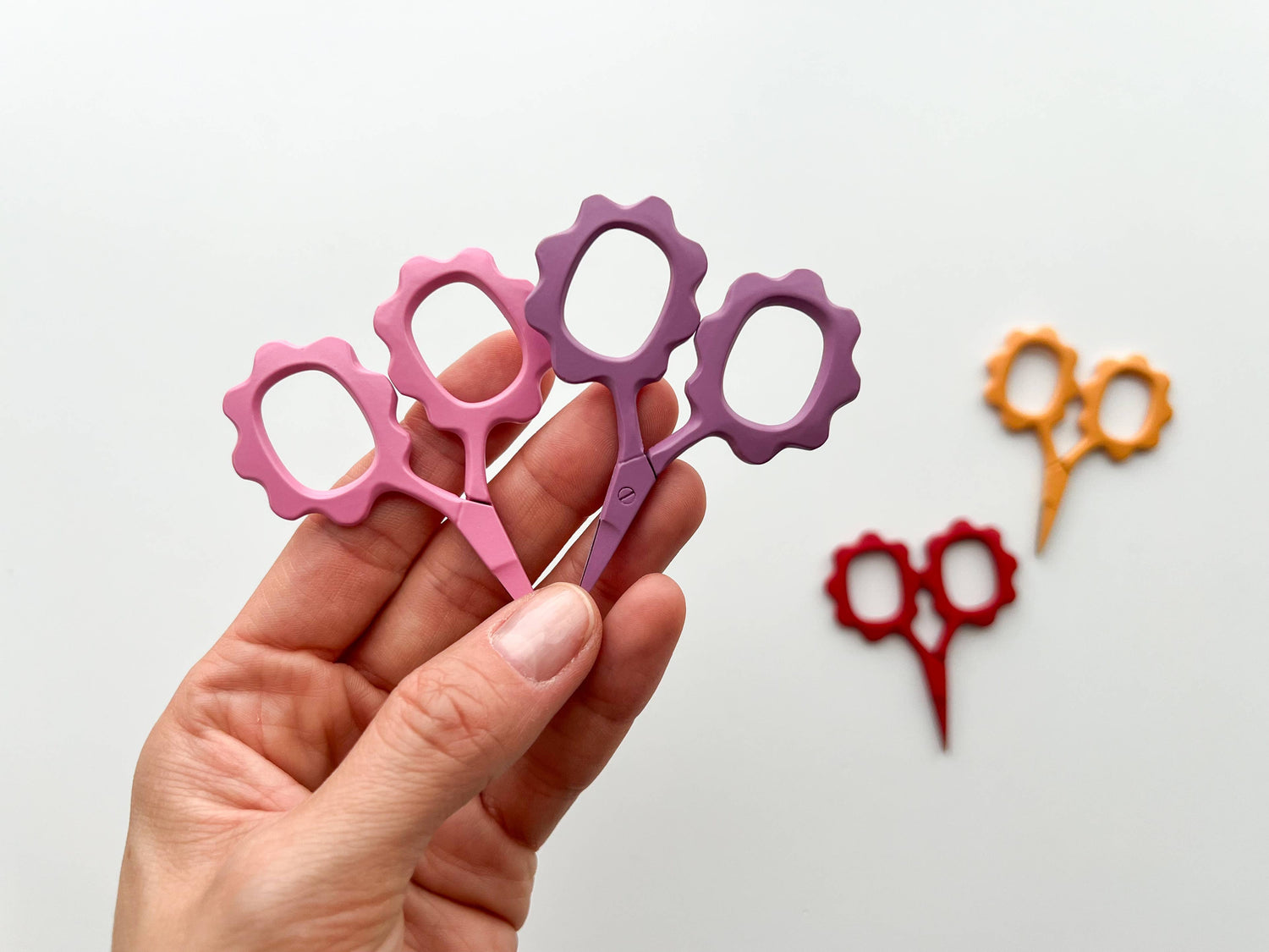 Small Flower scissors, tiny embroidery scissors: Lilac