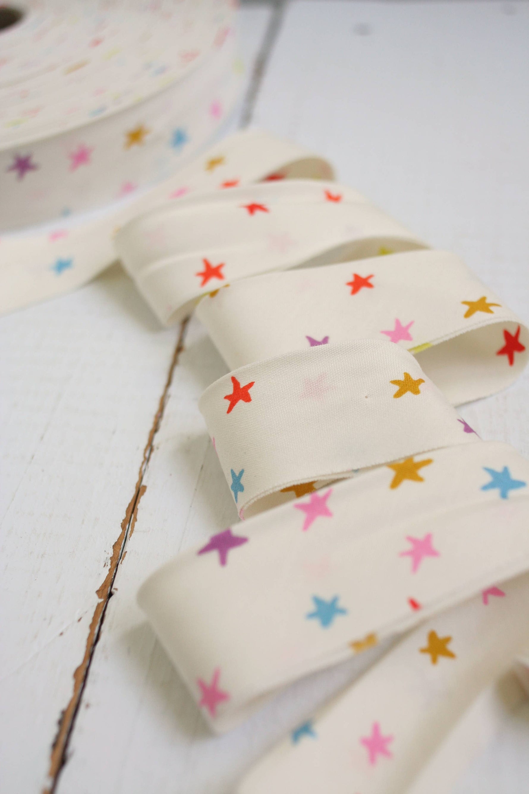 2.5" Bias Quilt Binding for Sewing, Starry Multi || 8 Yards