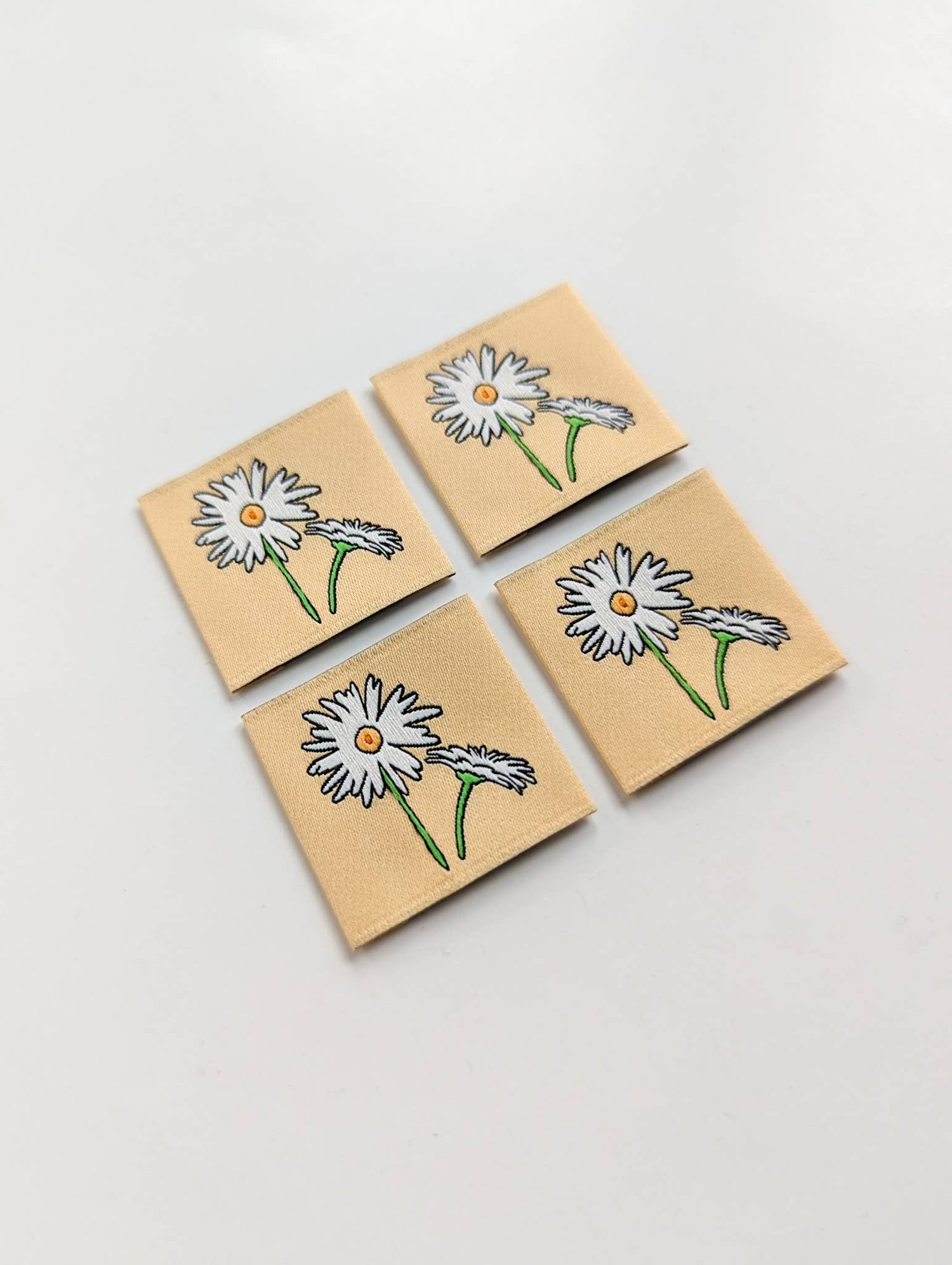 April Daisies | Woven Luxe Labels