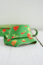 2.5" Bias Quilt Binding Strawberries, Heather Ross: Prepacked || 8 Yards