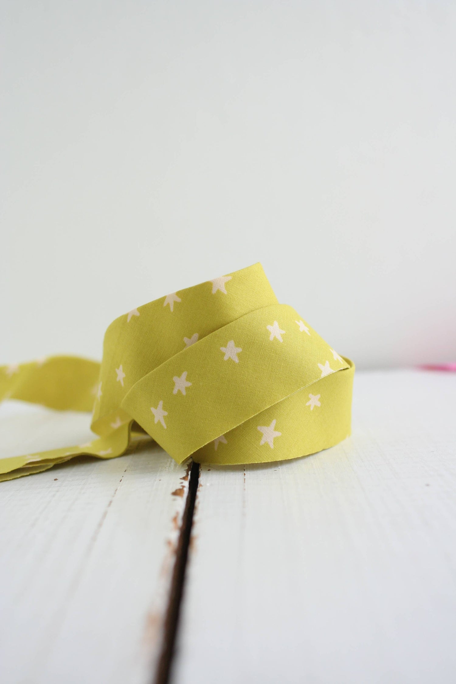 2.5" Bias Quilt Binding, Starry Pistachio: Prepacked || 8 Yards