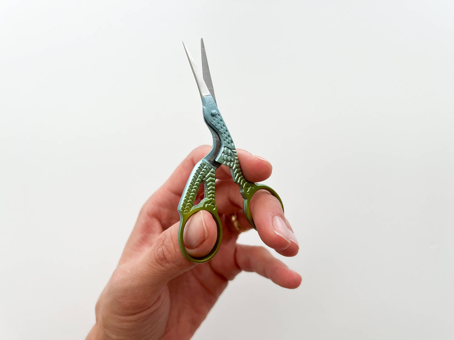 Embroidery stork scissors, small bird scissors: Peacock