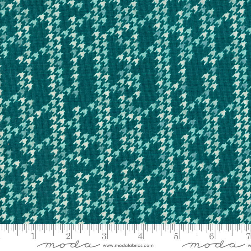 Cozy Wonderland || Houndstooth Teal || Cotton Quilting Fabric