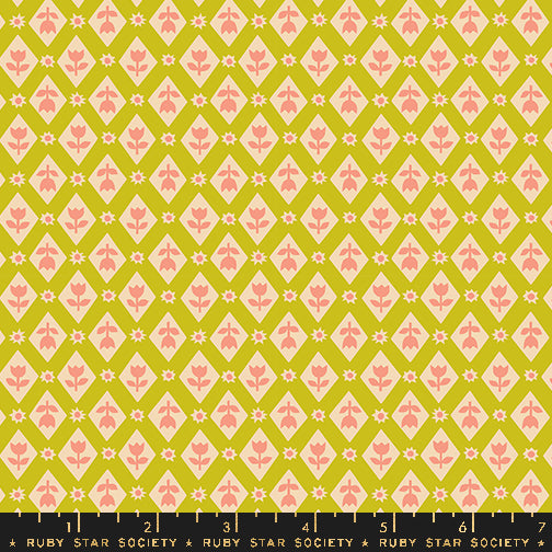 Favorite Flowers || Lattice Pistachio || Cotton Quilting Fabric