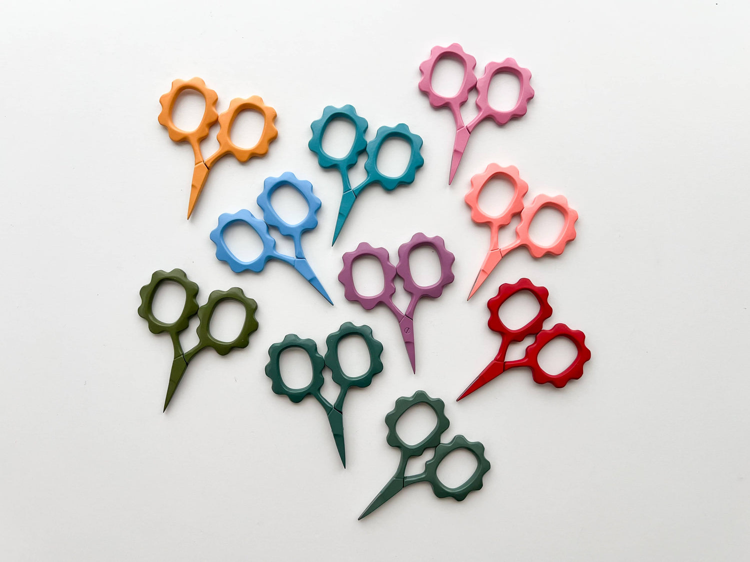 Small Flower scissors, tiny embroidery scissors: Lilac