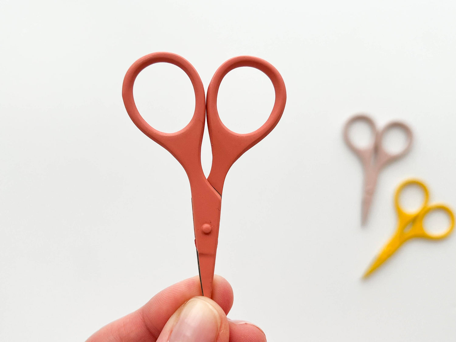 Small needlecraft scissors, tiny embroidery scissors: Coral