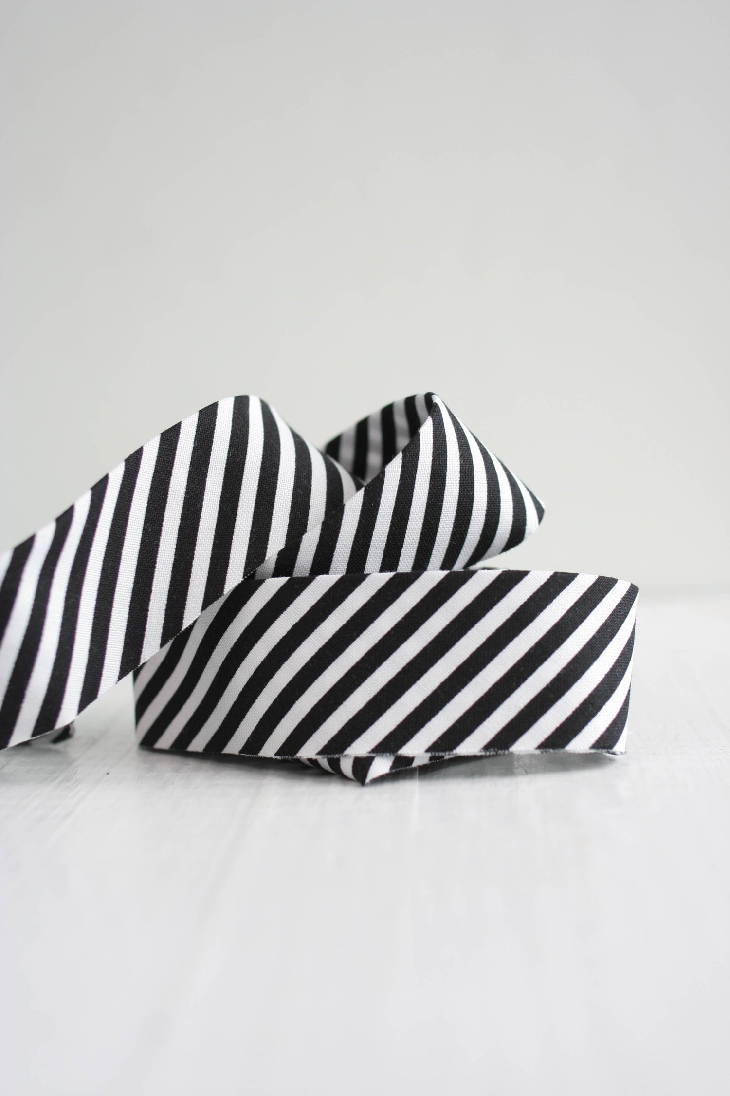 2.5" Bias Quilt Binding for Sewing, Black Dress Stripe: Prepacked || 8 Yards