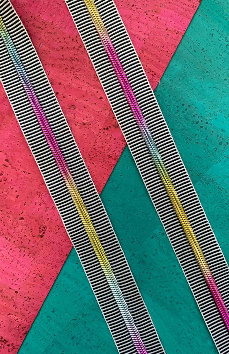 Black Stripe Zipper Tape with Rainbow teeth
