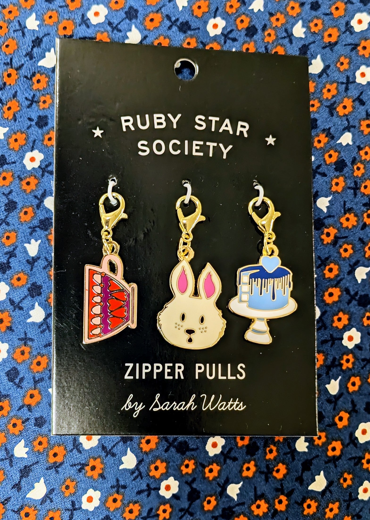 Hello Alice || 3pc Zipper Pull || Cotton Quilting Fabric