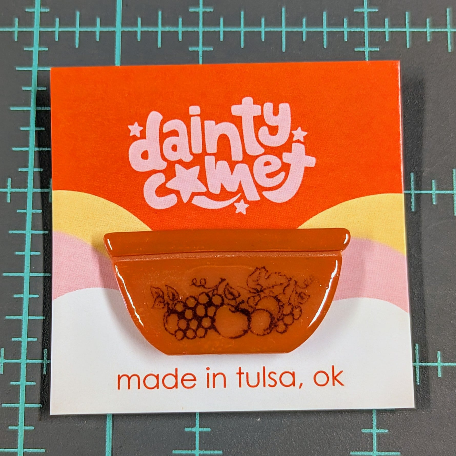 Pyrex Needle Minder: Old Orchard