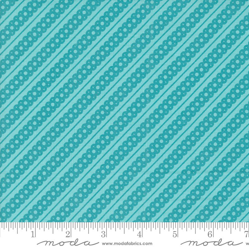 Kitty Christmas || Stripe Icicle || Cotton Quilting Fabric || Half Yard